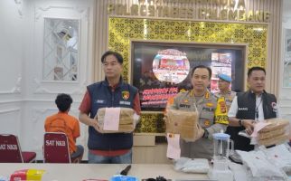 Polrestabes Palembang Memusnahkan Puluhan Ribu Butir Barang Haram - JPNN.com