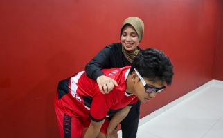 Alam Ganjar Menang Tanding Badminton Setelah Dipijat Ibu Atikoh - JPNN.com