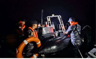 TNI AL Berhasil Selamatkan Korban Kapal Tenggelam di Perairan Tanjung Datuk - JPNN.com