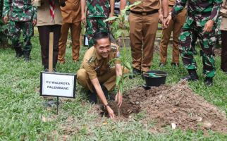 Ratusan Pohon Akhirnya Ditanam di Taman Purbakala Kerajaan Sriwijaya - JPNN.com