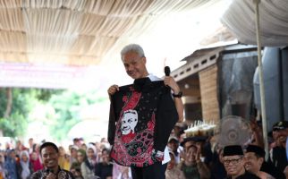Pelaku UMKM Minta Ganjar Membatasi Impor Batik Terutama dari China - JPNN.com