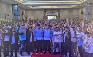 Wiranto Mengajak Mantan Aparat Desa Memenangkan Prabowo-Gibran Satu Putaran  - JPNN.com