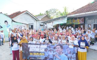 Bergerak ke 3 Provinsi, Relawan Mas Gibran Berbagi Kegembiraan Bareng Warga - JPNN.com