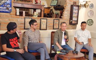 Diskusi Santri Spartan, Kang Eep Sebut Jokowi Sedang Menantang Orang Waras - JPNN.com