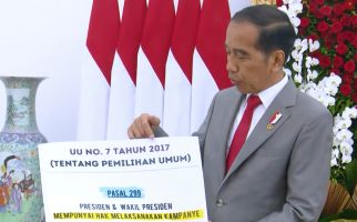 Jokowi Sampai Harus Pakai Kertas Besar Menjelaskan soal Kampanye, Jangan Ditarik - JPNN.com