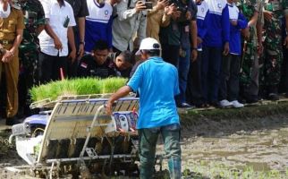 Pakar Bantah Analisa Dangkal Pengamat Mengenai Mekanisasi Pertanian di Indonesia - JPNN.com