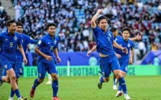 Lihat Gol Brilian Thailand ke Gawang Uzbekistan di 16 Besar Piala Asia 2023 - JPNN.com
