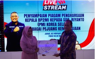BP2MI Beri Penghargaan Pejuang Kemanusiaan Kepada Pekerja Migran Indonesia Riyanto di Korsel - JPNN.com