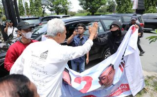 Sikap Ganjar kepada Pendukung Prabowo yang Mengadangnya Sungguh Terpuji, Lihat - JPNN.com