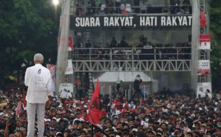 Wahai Jokowi, Dengarlah Pernyataan Ganjar Ini: Esok Dele, Sore Tempe - JPNN.com