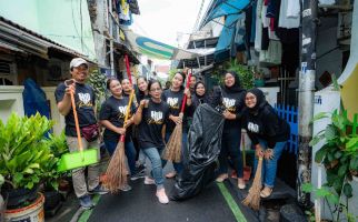 HW Group Ajak Warga Tanjung Duren Gotong Royong Bersihkan Lingkungan - JPNN.com