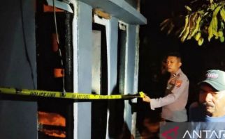 Satu Keluarga Selamat dari Musibah Kebakaran Rumah di Ambon - JPNN.com