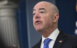 Tak Becus Urus Perbatasan, Menteri Keamanan Dalam Negeri Amerika Dimakzulkan - JPNN.com