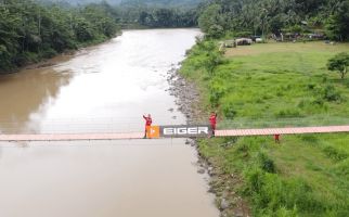 Jembatan EIGER dan Vertical Rescue Indonesia Sambungkan 2 Desa di Pelosok Tasikmalaya - JPNN.com
