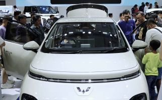 IIMS 2024, Tampilan Cloud EV Menyita Perhatian Pencinta Mobil Wuling - JPNN.com