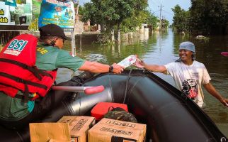 Tanggap Bencana Banjir Demak, BSI Maslahat Salurkan Paket Kebersihan Rumah Tangga - JPNN.com
