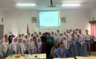 Dosen ATVI Suradi Berikan Pelatihan Jurnalistik di SMA Plus PGRI Cibinong - JPNN.com