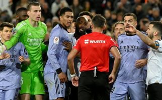 Valencia Vs Madrid: Peluit Panjang Berbunyi saat Bola di Udara, Gol Bellingham Dianulir - JPNN.com