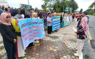 Ratusan Penyelenggara Pemilu Gelar Aksi Damai di Kota Pekanbaru - JPNN.com