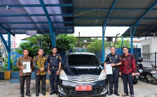 Bea Cukai Palembang Hibahkan 1 Unit Mobil BMN untuk Pendidikan - JPNN.com