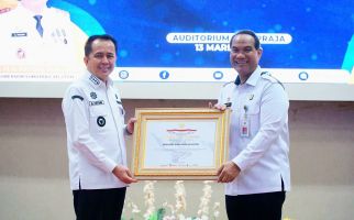 Berkat Hal Ini, Pj Gubernur Agus Fatoni Raih Penghargaan Peduli HAM dari Menkumham - JPNN.com