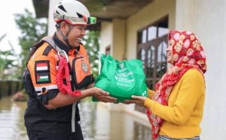 Ikhtiar BAZNAS Penuhi Kebutuhan Gizi Pengungsi Banjir Kudus - JPNN.com