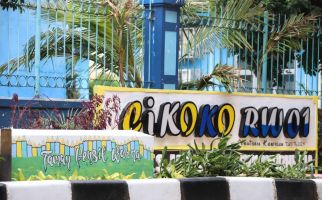 Kelurahan Cikoko Membenahi Jalan Menjadi Taman Pensil Warna - JPNN.com