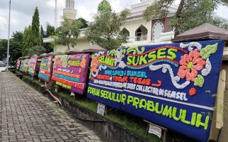 Polda Sumsel Banjir Karangan Bunga, Dapat Dukungan Berantas Debt Collector - JPNN.com