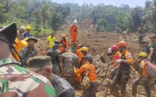 3 Jasad Korban Longsor Cipongkor Bandung Ditemukan, 7 Orang Masih Hilang - JPNN.com