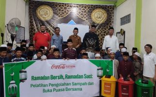 Bulan Ramadan, CCEP Indonesia Berkolaborasi dengan 15 Pesantren di Indonesia - JPNN.com