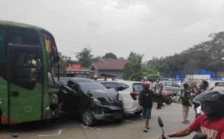 Cerita Andi Mobilnya Ditabrak Truk di Jalan Transyogi Cibubur-Bogor - JPNN.com