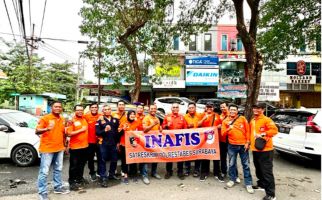 Inafis Polrestabes Surabaya Berbagi Takjil Kepada Masyarakat - JPNN.com