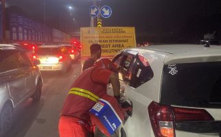 Kehabisan BBM di Tol Jakarta-Merak? Hubungi Call Centre Pertamina 135 - JPNN.com