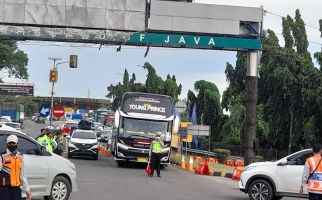 Mengurai Kemacetan Menuju Pelabuhan Merak, Polisi Terapkan Delay System - JPNN.com