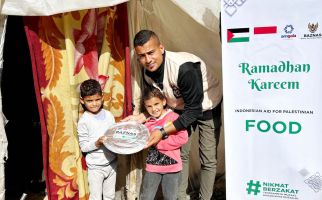 BAZNAS Bagikan Hidangan Berkah Ramadan untuk Warga Palestina - JPNN.com