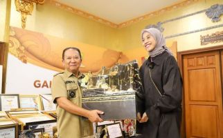 Megawati Hangestri Mudik ke Jember, Disambut Bupati Hendy Siswanto - JPNN.com