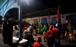 Memahami Arti 1.000 Tumpeng pada Tradisi Unik Malam Selikuran di Keraton Surakarta - JPNN.com