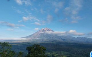 Gunung Semeru Erupsi 3 Kali, Ketinggian Letusan Capai 600 Meter - JPNN.com