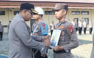 Melanggar Kode Etik, Oknum Bintara Polres Lampung Selatan Dipecat - JPNN.com