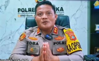 5 Oknum Polisi Keroyok Warga Secara Brutal, Terekam CCTV - JPNN.com