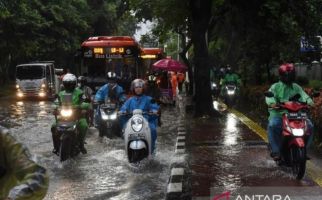 Banjir Jakarta Hari Ini, 5 RT di Jaksel Terendam - JPNN.com
