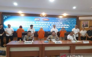 10 Kg Emas Batangan Ilegal di Manado Rencananya Dibawa Pelaku ke Surabaya - JPNN.com