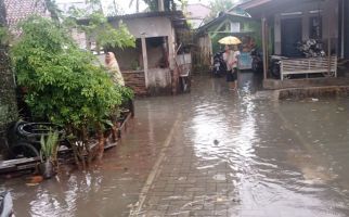Lebak Diterjang Hujan Lebat, Ratusan Rumah Terendam Banjir - JPNN.com