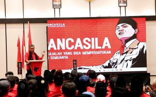 Konsolidasi Kader PDIP di Majalengka, Hasto Singgung Rintangan Pertemuan Megawati-Jokowi - JPNN.com