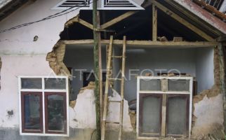 BNPB: 110 Rumah Rusak dan 75 KK Terdampak Gempa Garut - JPNN.com