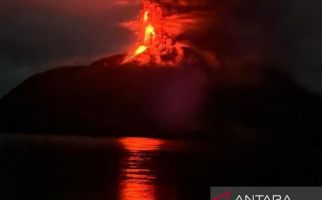 7 Bandara Terpaksa Ditutup Gegara Erupsi Gunung Ruang - JPNN.com