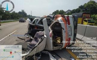 Begini Kronologi Kecelakaan Ambulans dan Truk Gandeng di Tol Batang-Semarang - JPNN.com