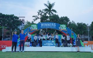 Final MilkLife Soccer Challenge 2024 Berlangsung Seru, 2 SDN Ini Jadi Juara - JPNN.com