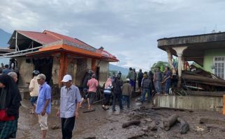 Banjir Lahar Dingin Gunung Marapi, 204 Warga Agam Mengungsi - JPNN.com