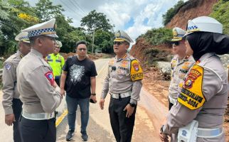 Kombes Taufik Cek Kondisi Jalan Lintas Riau-Sumbar, Begini Situasinya - JPNN.com